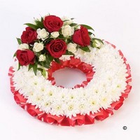 Traditional Wreath pink